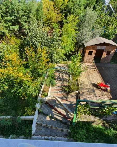 Tirane, shitet Vile 3 Katshe , 1.000 m² 350.000 € (Peze e Vogel)