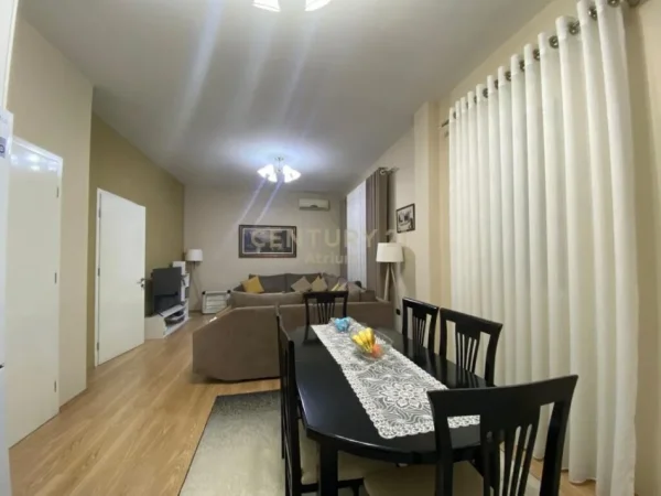 Tirane, shitet 3 Katshe Kati 3, 360 m² 360.000 € (Spitali ushtarak)