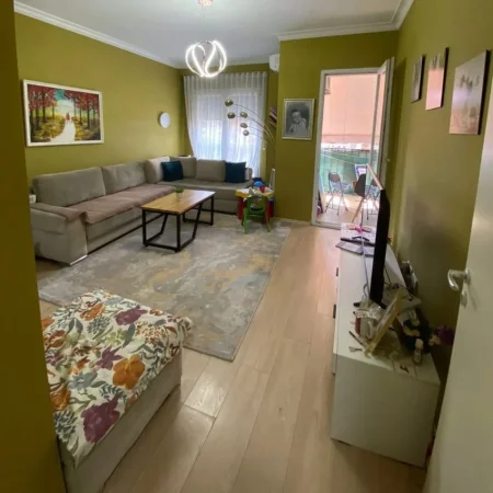 Tirane, shes apartament 1+1+Ballkon Kati 2, 76 m² 165.000 € (Ali demi)