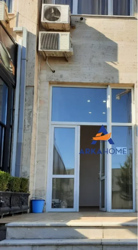 Tirane, jepet me qera dyqan Kati 0, 47 m² 350 € (KOPSHTI ZOLOGJIK)