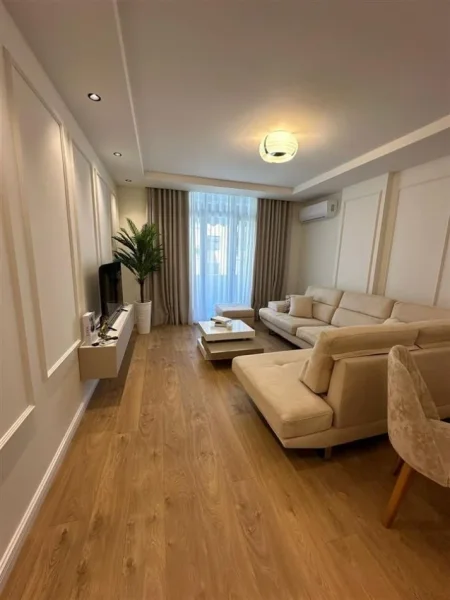 Tirane, jepet me qera apartament 1+1 Kati 5, 73 m² 600 € (Komuna e Parisit)