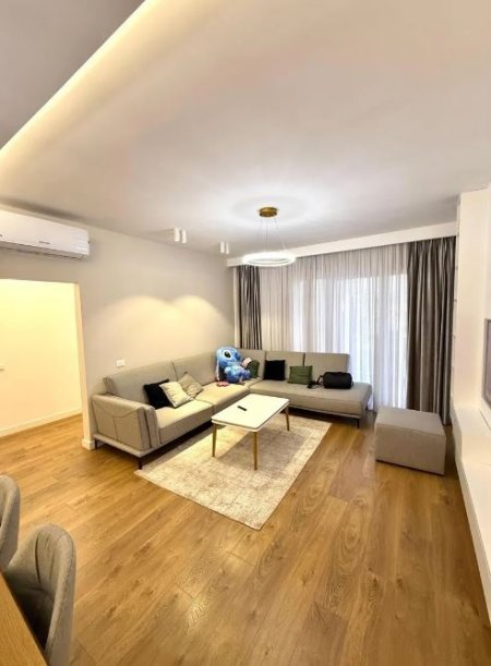 Tirane, jepet me qera apartament 1+1 , 70 m² 900 € (Rruga e Kosovarve)