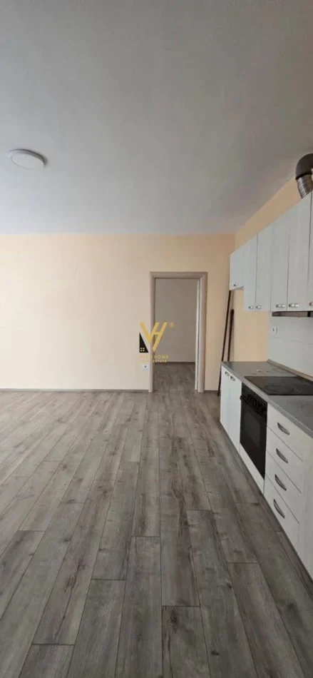 Tirane, jepet me qera zyre Kati 2, 60 m² 550 € (MYSLYM SHYR)