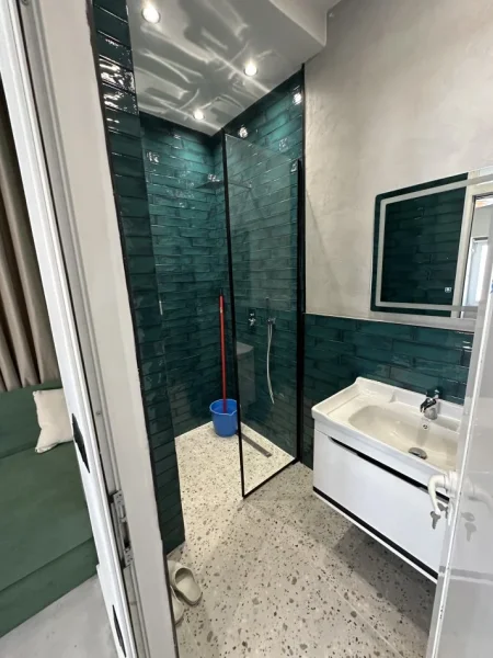 Tirane, jap me qera garsonier 1+1 Kati 5, 40 m² 500 € (Shallvaret)