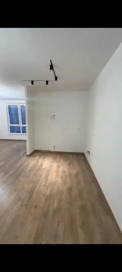 Tirane, shitet apartament 2+1 Kati 3, 77 m² 192.000 € (Rruga elbasanit)