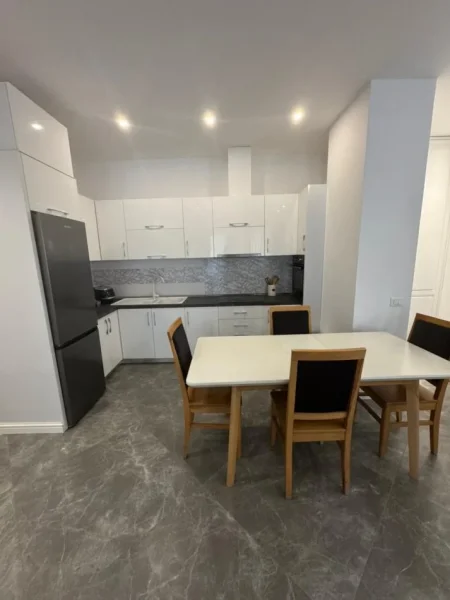 Tirane, jepet me qera apartament 2+1 , 116 m² 1.300 € (Delijorgji)