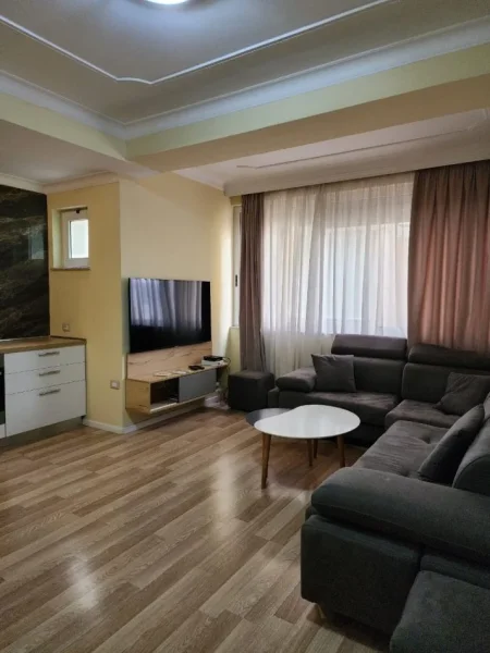 Tirane, shitet apartament 2+1 Kati 6, 100 m² 320.000 € (Bllok)