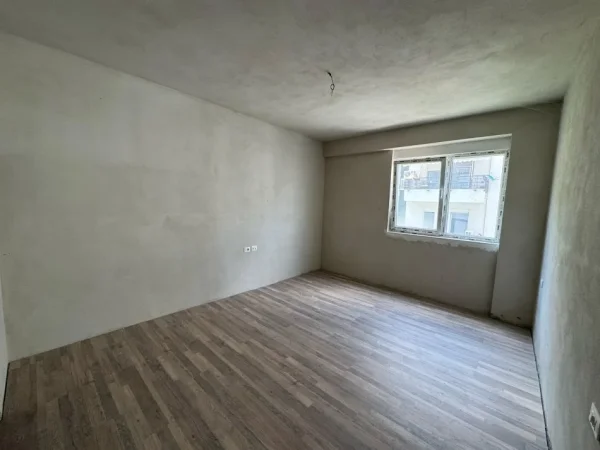 Tirane, shitet apartament 3+1+Ballkon Kati 5, 133 m² 325.000 € (liqeni i thate)