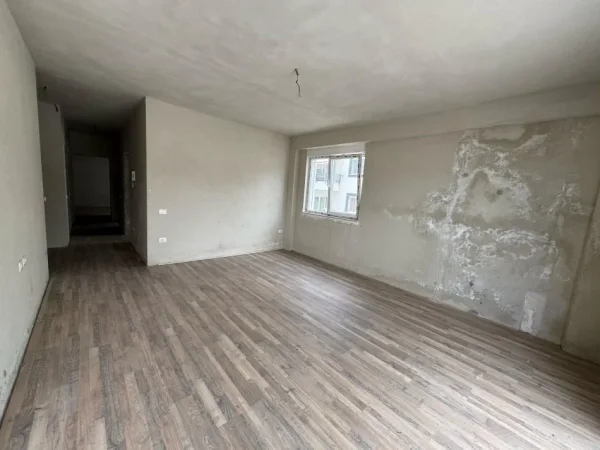 Tirane, shitet apartament 3+1+Ballkon Kati 5, 133 m² 325.000 € (liqeni i thate)