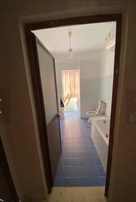 Tirane, jepet me qera apartament 2+1+Ballkon Kati 5, 100 m² 650 € (AMBASADES AMERIKANE)