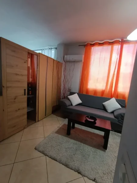 0682536156 Tirane, jepet me qera apartament 2+1+Ballkon Kati 3, 120 m² 370 € (Rruga Gramozi)