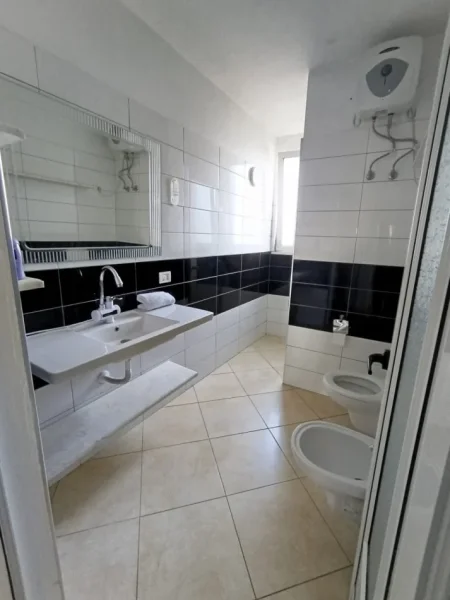 0682536156 Tirane, jepet me qera apartament 2+1+Ballkon Kati 3, 120 m² 370 € (Rruga Gramozi)