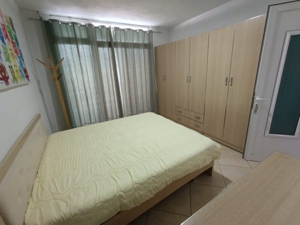 0682536156 Tirane, jepet me qera apartament 2+1+Ballkon Kati 3, 120 m² 370 € (Rruga Gramozi)