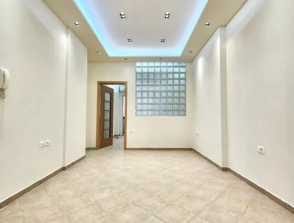 Me Qera: Zyre (55m2) |📍Rr. Elbasanit - Lion Park, perballe || 600€/muaj | I Rinovuar