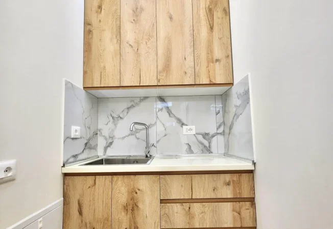 Me Qera: Zyre (55m2) |📍Rr. Elbasanit - Lion Park, perballe || 600€/muaj | I Rinovuar