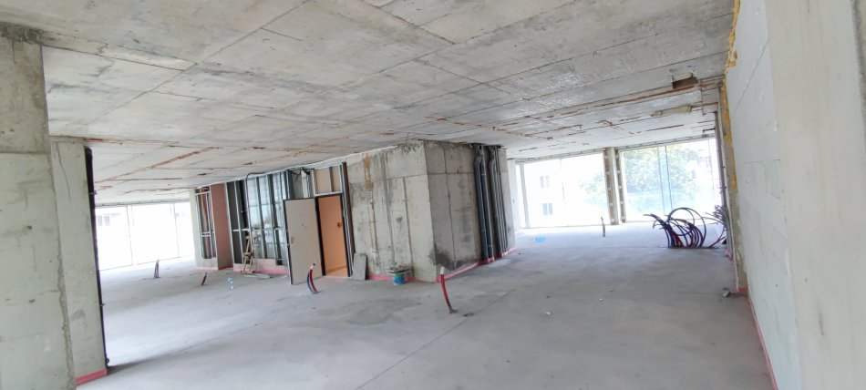Tirane, jepet me qera ambjent biznesi , 515 m² 20.600 € (Blloku)