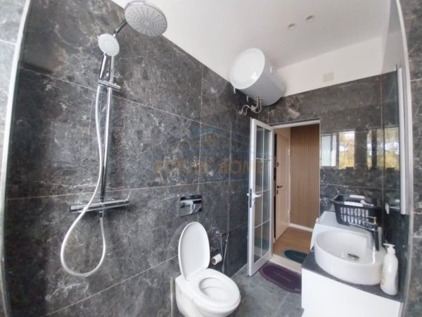 Tirane, jepet me qera apartament 1+1+Ballkon Kati 4, 58 m² 600 € (+ Post Parkimi) Rruga e Durresit)
