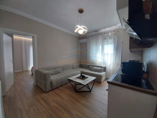 Tirane, jepet me qera apartament 1+1+Ballkon Kati 4, 58 m² 600 € (+ Post Parkimi) Rruga e Durresit)