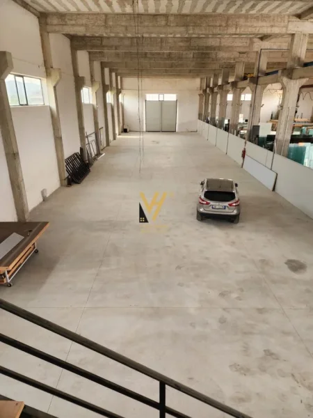 Fushe Kruje, jepet me qera magazine Kati 0, 800 m² 1.800 € (FUSHE KRUJE)