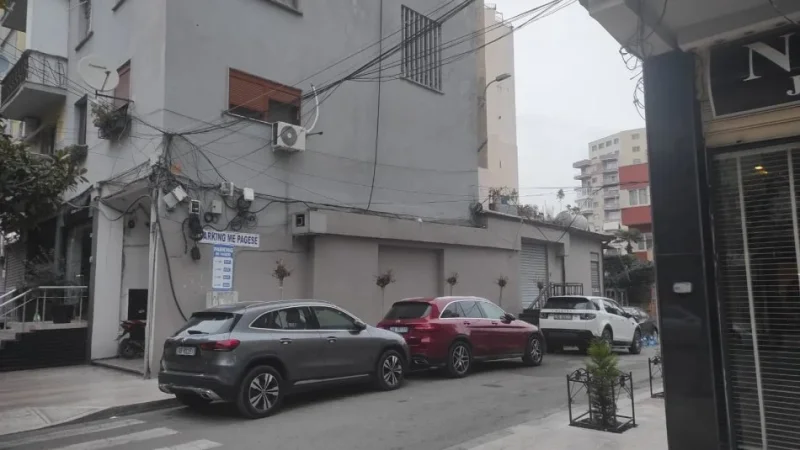 Durres, jepet me qera ambjent biznesi Kati 0, 91 m² 850€ bruto(Prane Gjykates)