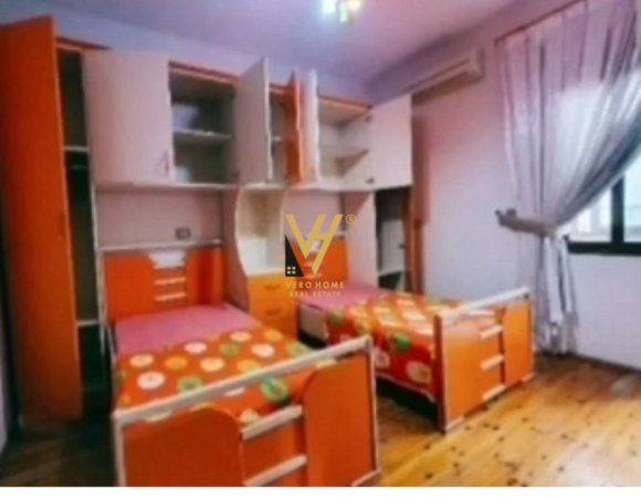 Tirane, jepet me qera apartament 2+1+Ballkon Kati 2, 100 m² 350 € (SAUK I VJETER)