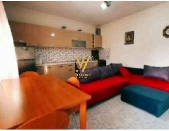 Tirane, jepet me qera apartament 2+1+Ballkon Kati 2, 100 m² 350 € (SAUK I VJETER)