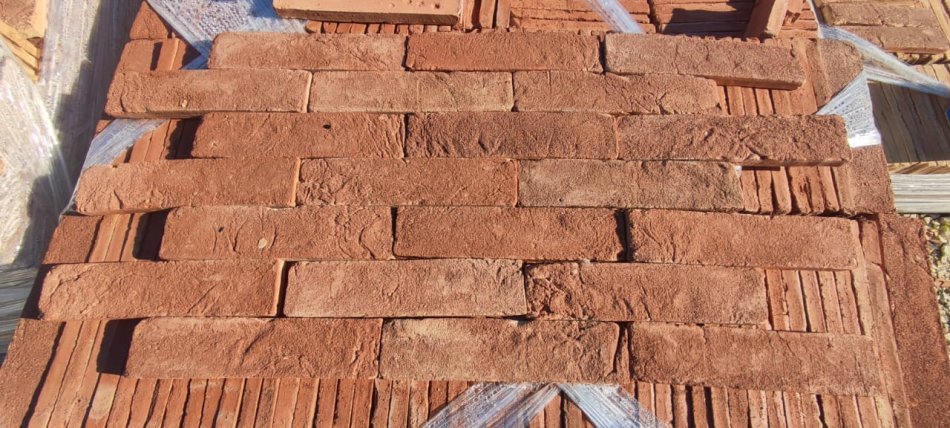 Tirane, shes Tulla dekorative, antike të reja dhe të përdorura. 10 €