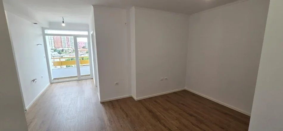 SHITET APARTAMENT 1+1  115.000 € ISH PARKU