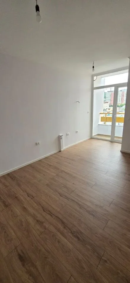 SHITET APARTAMENT 1+1  115.000 € ISH PARKU