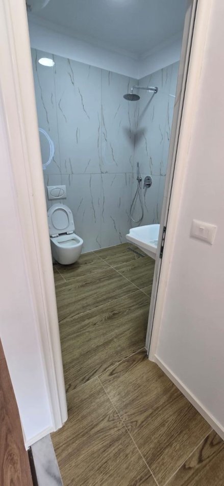 SHITET APARTAMENT 1+1  115.000 € ISH PARKU