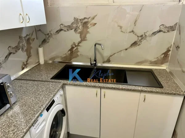 Tirane, jap me qera apartament 2+1+Ballkon Kati 4, 72 m² 550 € (Ali Dem, afer shkolles 1 Maji)