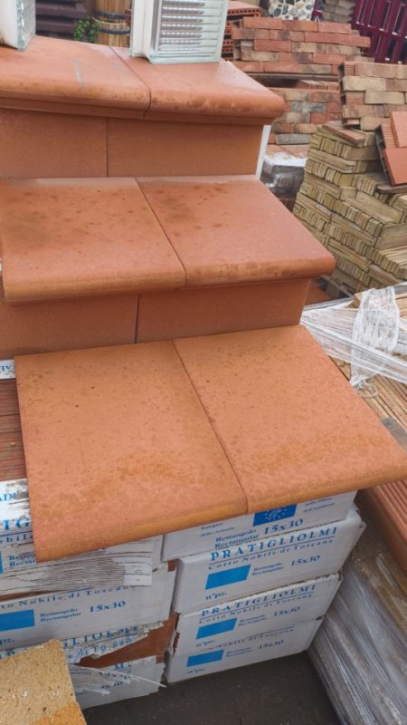 Tirane, shes Tulla shamot zjarrduruese, materiale për oxhak, tulla dekorative, etj 10 €