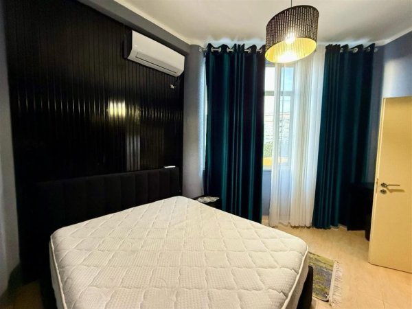 Tirane, jepet me qera apartament 1+1+Aneks+Ballkon Kati 1, 60 m² 400 € (fresku)