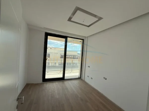 0683487469 Tirane, shitet apartament 3+1+Ballkon Kati 8, 139 m² 355.000 € (Rruga Mine Peza)