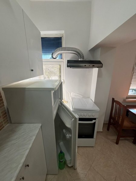 Tirane, jepet me qera apartament 2+1 Kati 5, 90 m² 600 € (Pran bar Bardh e Zi)