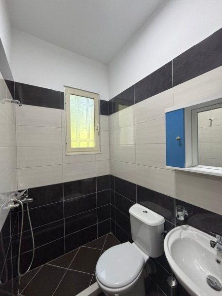 Tirane, jepet me qera apartament 1+1 Kati 2, 60 m² 361 € (Gramoz Pashko)