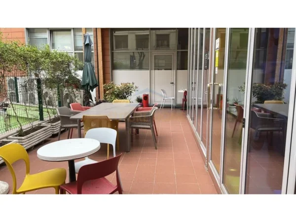 Tirane, jepet me qera ambjent biznesi Kati 0, 343 m² 4.000 € (Vaso Pasha)