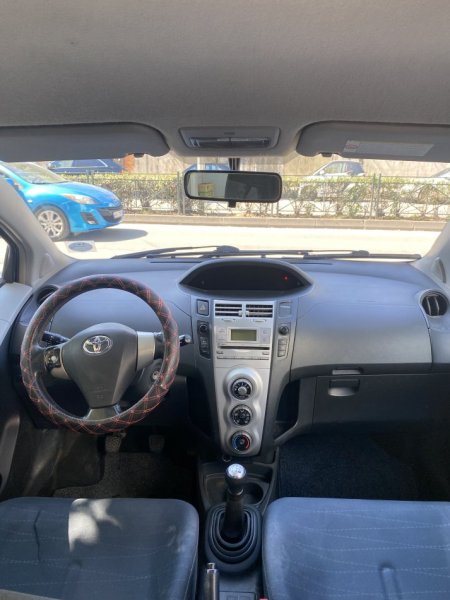Tirane, shes makine Toyota Yaria Nafte, blu manuale Kondicioner 264.000 km 3.400 €