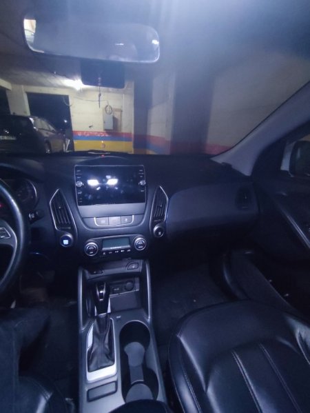 Tirane, shitet makine Hyndai tukson Nafte, e bardhë automatik Klima 9.500 €