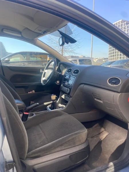 Tirane, shitet makine Ford Nafte, blu e hapur manuale Kondicioner 264 km 2.200 €