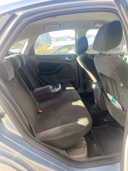 Tirane, shitet makine Ford Nafte, blu e hapur manuale Kondicioner 264 km 2.200 €