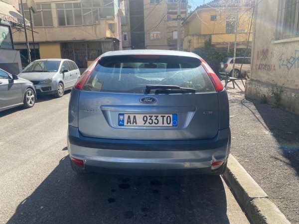 Tirane, shitet makine Ford Nafte, blu e hapur manuale Kondicioner 264 km 2.200 €