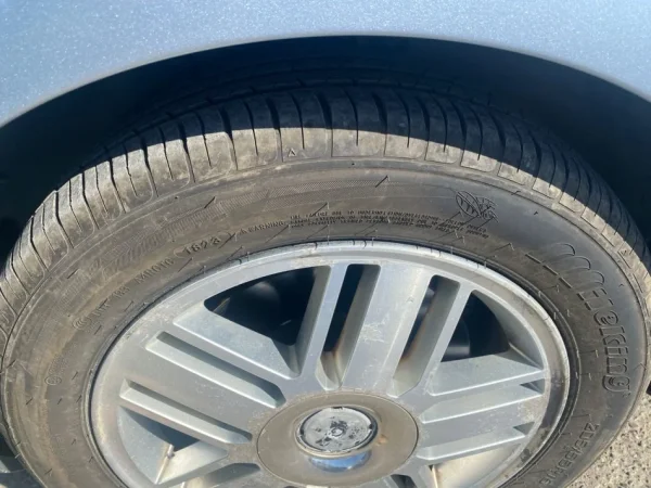 Tirane, shitet makine Ford Nafte, blu e hapur manuale Kondicioner 264 km 2.200 €