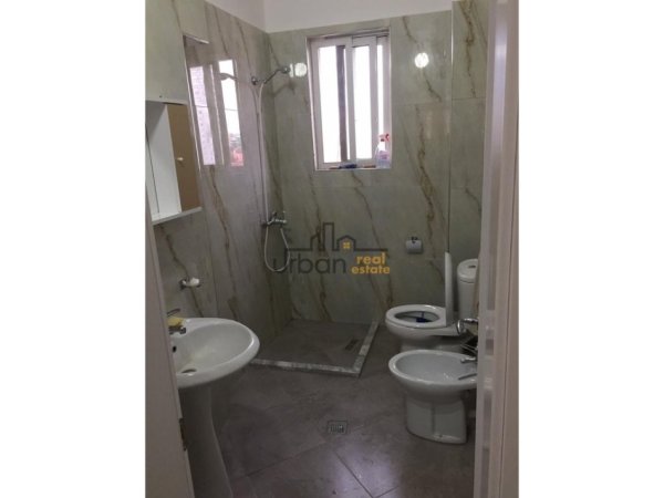 Tirane, jepet me qera apartament 2+1 Kati 5, 75 m² 500 € (Restorant Durrësi)