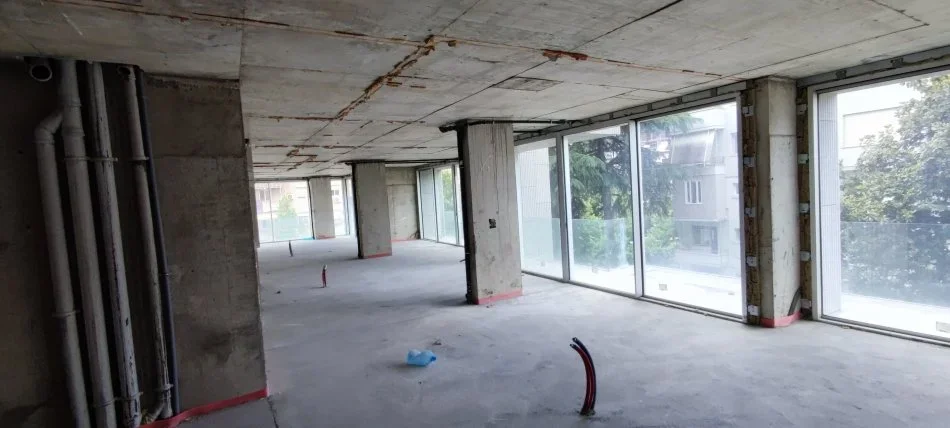 Tirane, jepet me qera ambjent biznesi Kati 2, 515 m² 20.600 € (Blloku)