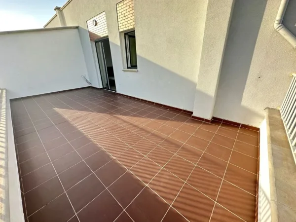 Tirane, jepet me qera apartament 2+1 Kati 5, 90 m² 450 € (astir)