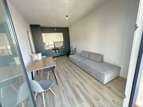 Tirane, jepet me qera apartament 2+1 Kati 5, 90 m² 450 € (astir)