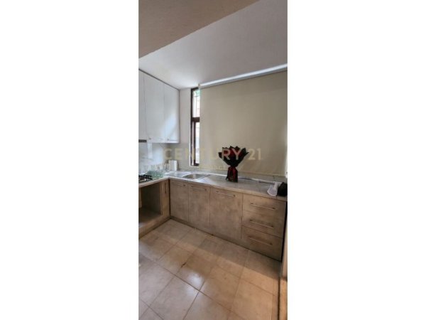 Tirane, jepet me qera apartament 1+1 Kati 0, 63 m² 600 € (Garda)