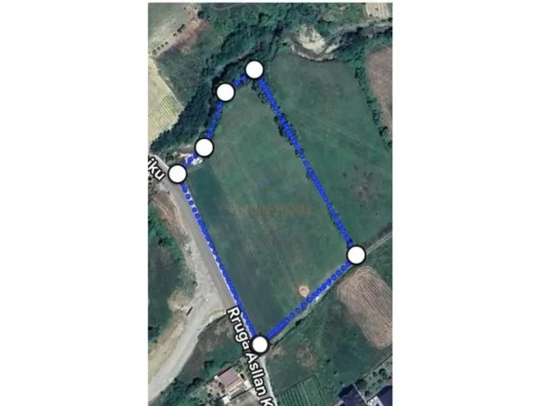 Tirane, shitet toke , 6.900 m² (Petrele, Tirane)