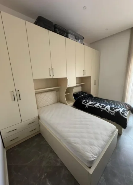 Tirane, jepet me qera apartament 2+1 Kati 5, 116 m² 1.300 € (Kompleksi Delijorgji)
